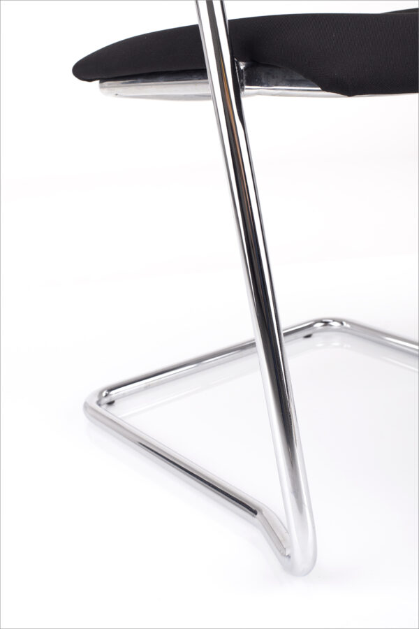 Konferencijska stolica Alina na podlozi za saonice