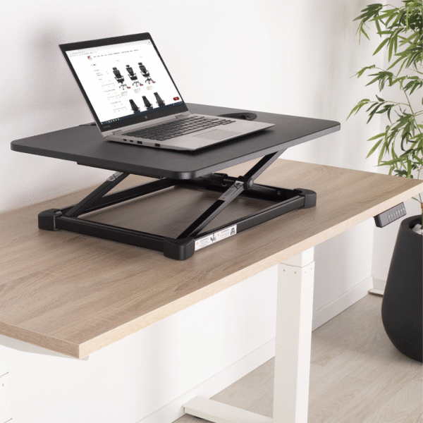 Zložljiv nadmizni podstavek za seminarje