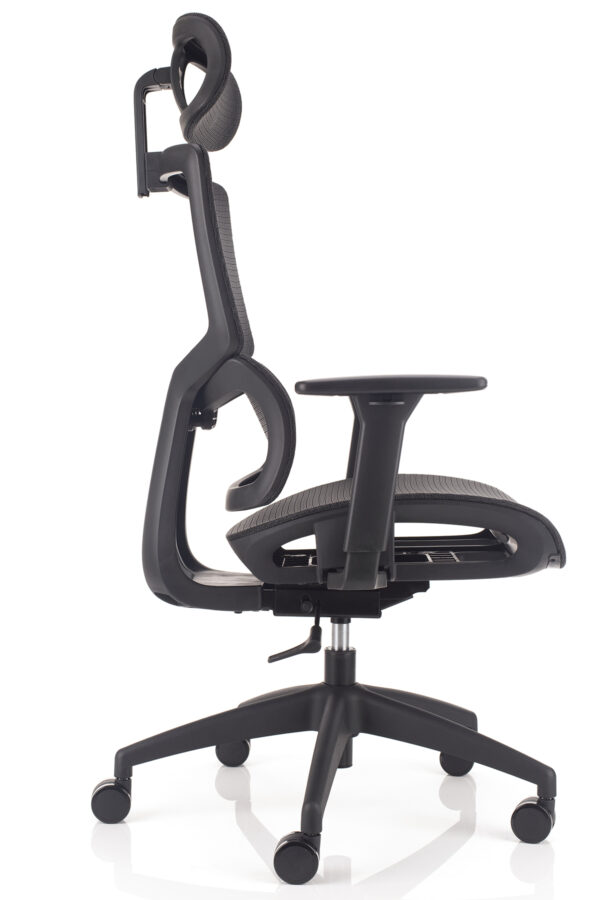 ergonomski stol flow v mrezi crne barve