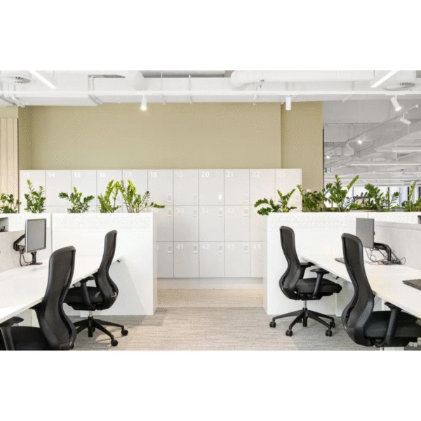 Pisarniski stol AeroFlex FX v prostoru