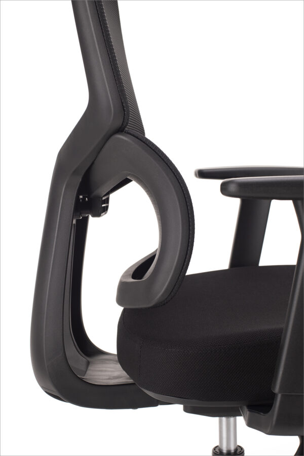 poudarjena ledvena opora stola flow