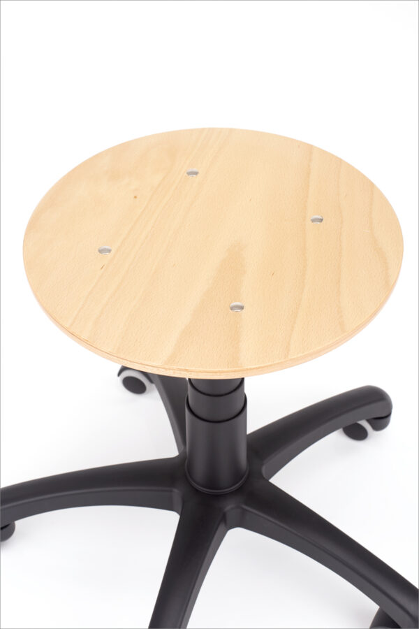 MAJHEN-OKROGEL-LESEN-STOL-JURCEK-SEDEZ