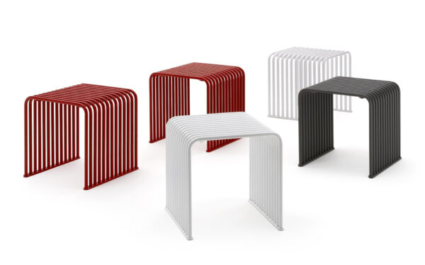 Vanjska klupa u obliku kocke